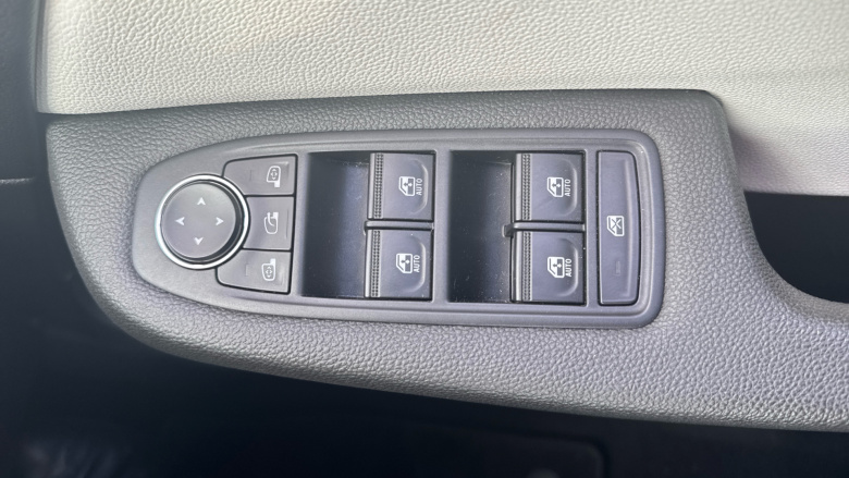 Renault Clio 1.0 TCe 90 S Edition 5dr Petrol Hatchback